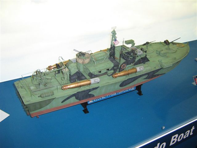 Italeri_1-35_Elco_80_Torpedo_Boat_Pt-596_a
