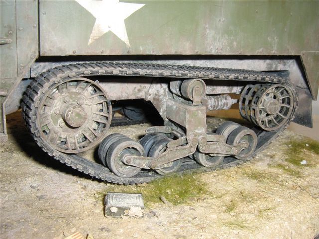 Trumpeter_1-16_Half-track_Multible_Gun_Motor_Carriage_M16_a