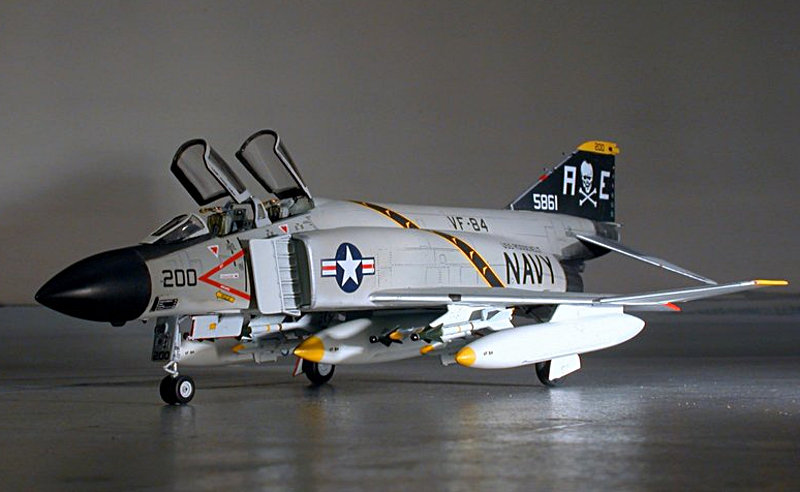 Maqueta F-4J Phantom II Revell