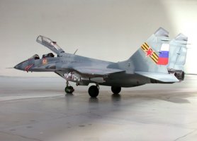 Revell_MiG-29UB_06